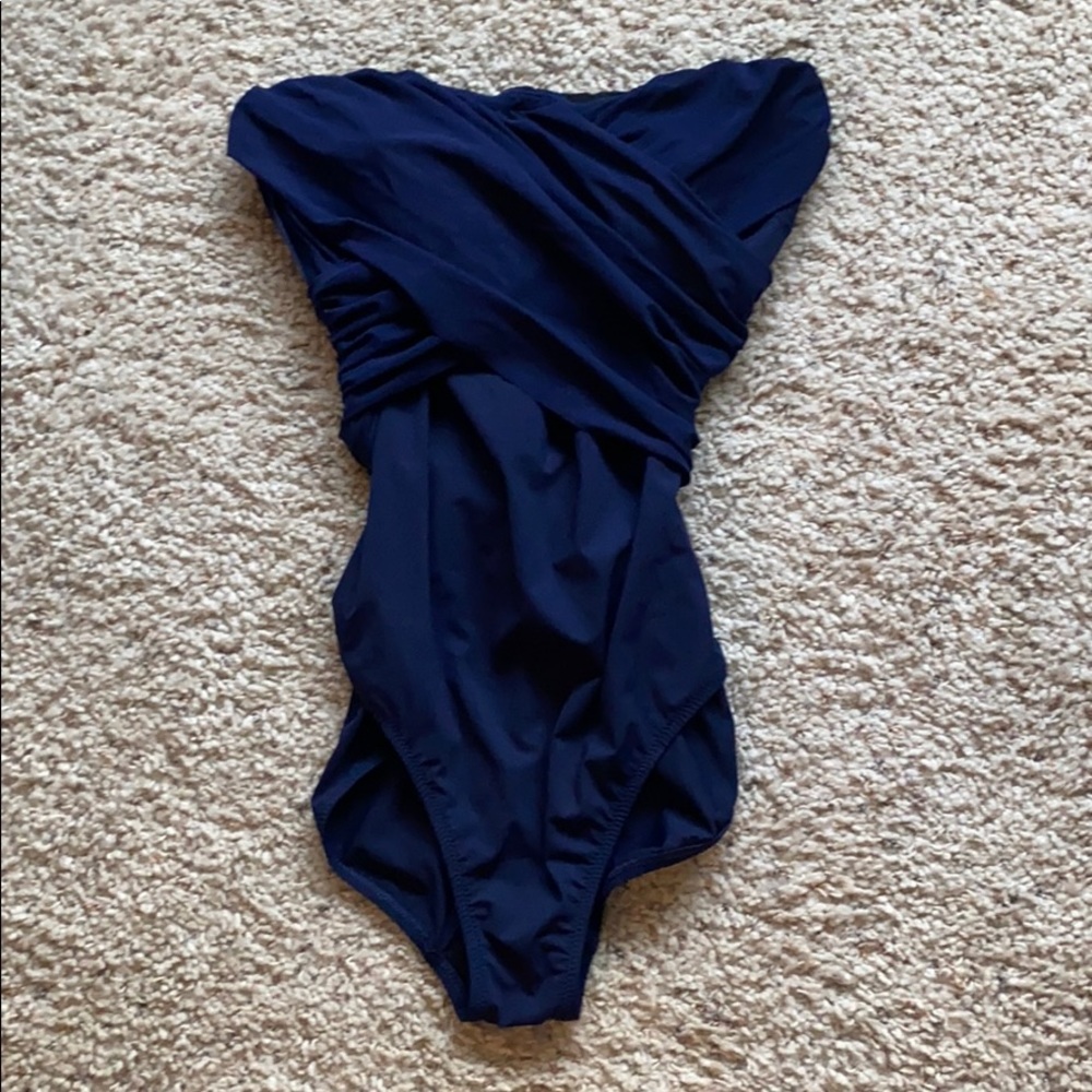 Gottex Tummy control swimsuit. New without tags